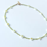 Daisy Chain Necklace in Murano Glass and Natural Peridot